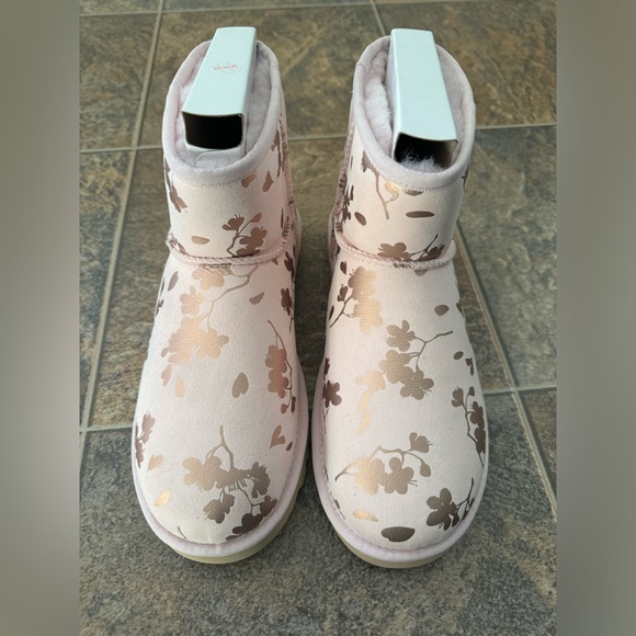 UGG Shoes - NEW!! UGG Classic Mini Floral Foil Slip On Boots- Pink/Rose Gold, Women’s Size 9